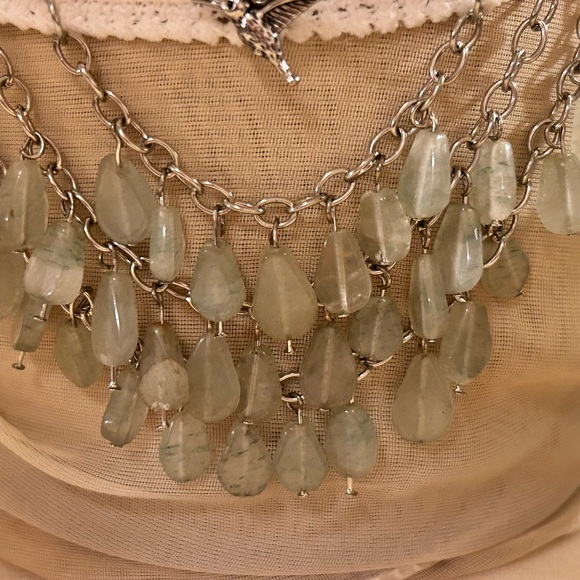 White lace choker bib styles/green stones & bracelet - Picture 3 of 4